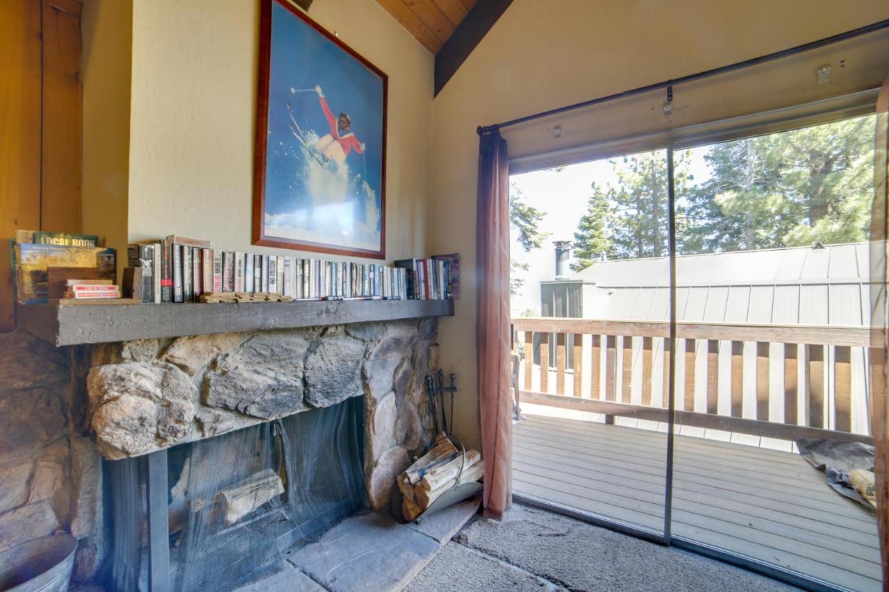 With Fireplace And Mountain Views Apartment