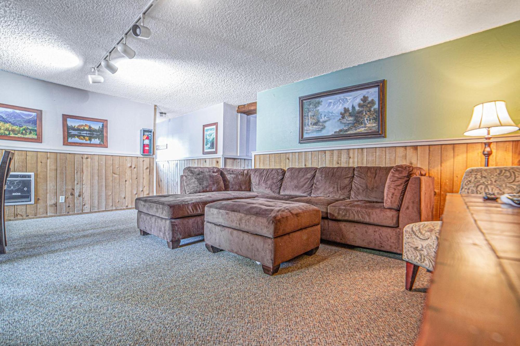 Apartment With Fireplace And Mountain Views Mammoth Lakes